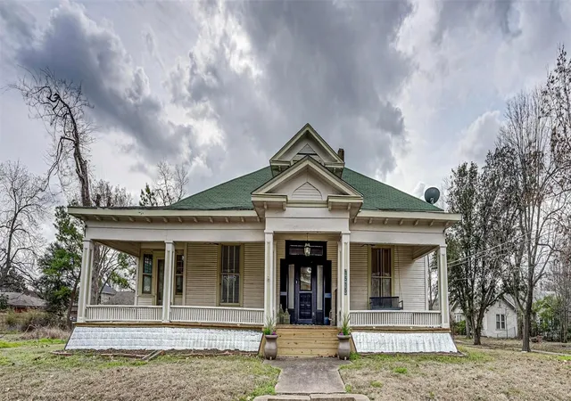 Homes for sale in Commerce, TX | 1515 Caddo St, Commerce, TX 75428 | MLS# 20909395