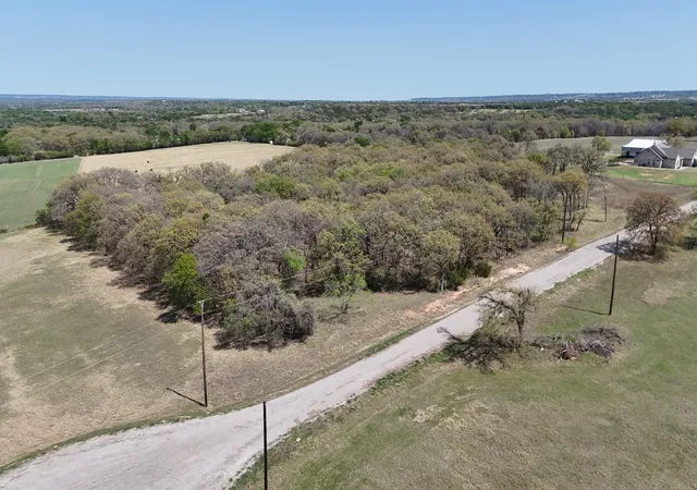 Homes for sale in Iredell, TX | 280 Private Road 2162, Iredell, TX 76649 | MLS# 20911970