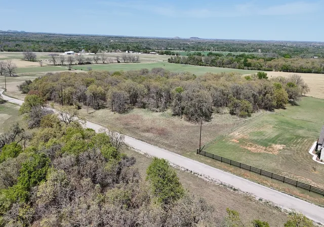 Homes for sale in Iredell, TX | 280 Private Road 2162, Iredell, TX 76649 | MLS# 20911970