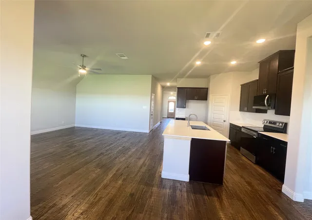 Photo 3 of Sale Pending at 6109 Rodin Dr, Royse City, TX 75189 | MLS# 20913130 | Listing updated on 2026-08-19