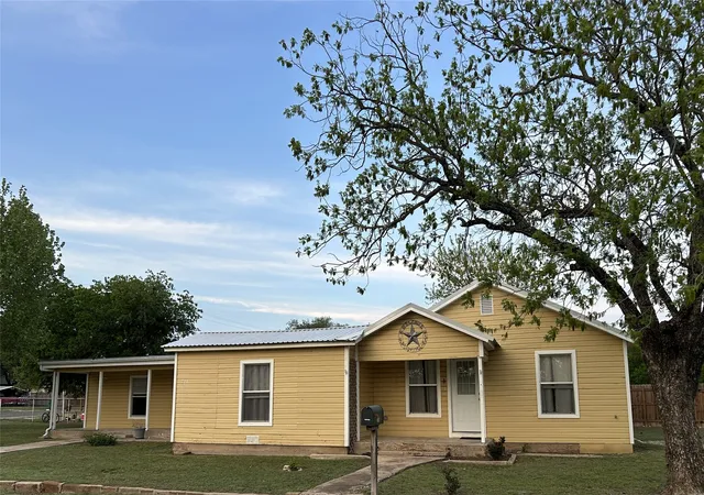 Homes for sale in Goldthwaite, TX | 708 Barrow St, Goldthwaite, TX 76844 | MLS# 20912485