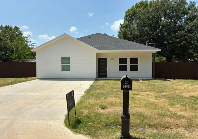 Single family home for sale at 839 Sw 7Th St, Cooper, TX 75432 | MLS# 20915712