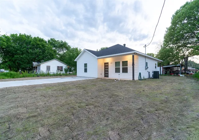 Homes for sale in Cooper, TX | 839 Sw 7th St, Cooper, TX 75432 | MLS# 20915712