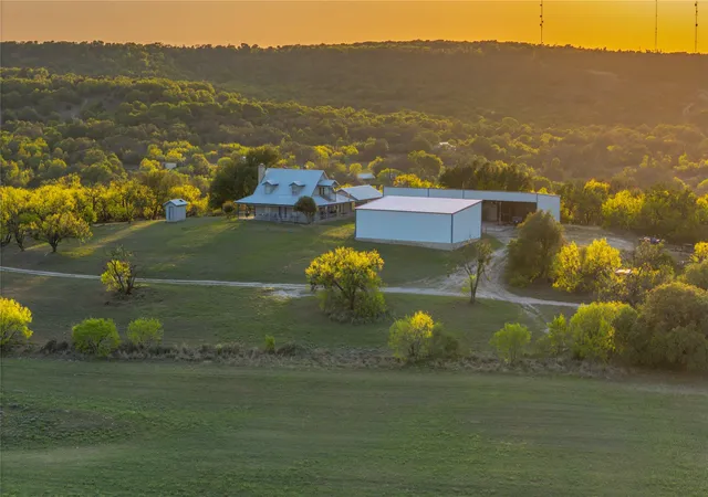 Photo 3 of House for sale at 1952 Fm 1689, Comanche, TX 76442 | MLS# 20919476 | Listing updated on 2026-10-07