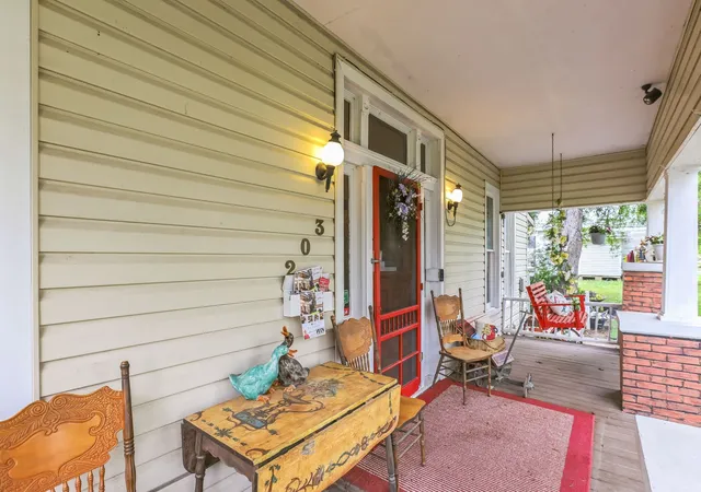 Photo 2 of Single family home for sale at 203 W Commerce St, San Saba, TX 76877 | MLS# 20897148 | Listing updated on 2026-10-29