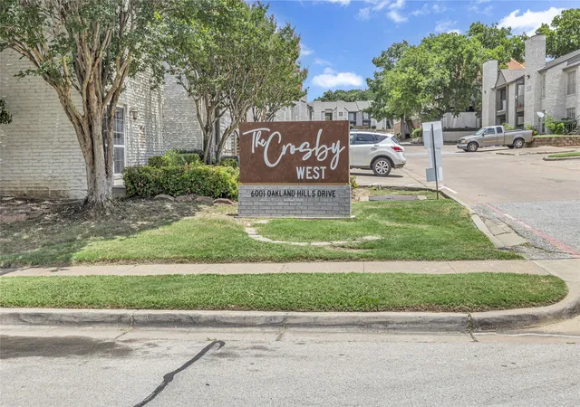 3rd image of 6026 Stoneybrook Dr, Fort Worth, TX 76112 | MLS# 20890109