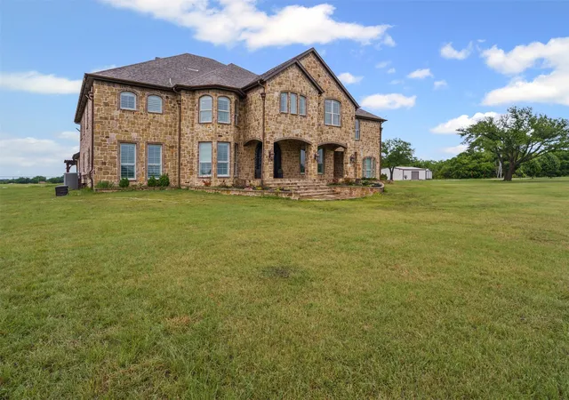 Photo 3 of Sale Pending at 2500 County Road 920, Crowley, TX 76036 | MLS# 20922808 | Listing updated on 2026-09-01
