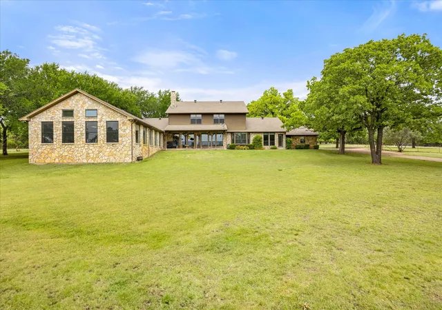 Photo 2 of Mansion for sale at 3165 Fm 51, Bluff Dale, TX 76043 | MLS# 20923266 | Listing updated on 2026-08-28