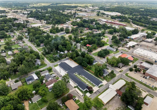 Homes for sale in Mt Pleasant, TX | 316 W 7Th St, Mt Pleasant, TX 75455