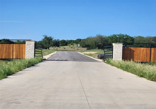 Homes for sale in Oglesby, TX | 366 Yellowstone Dr, Oglesby, TX 76561 | MLS# 20925394