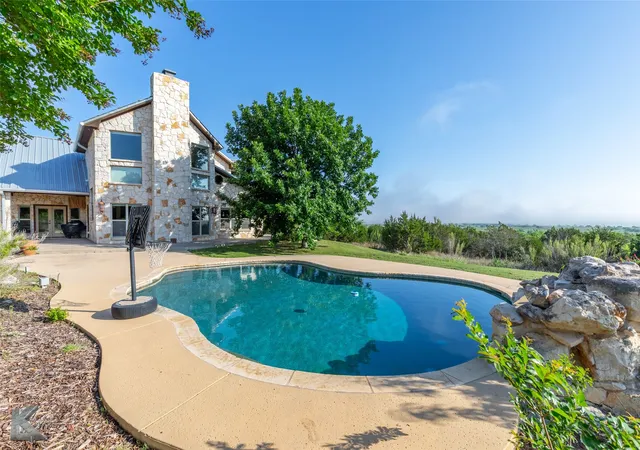 Photo 4 of Single family home for sale at 671 County Road 108, Santa Anna, TX 76878 | MLS# 20928374 | Listing updated on 2026-10-05