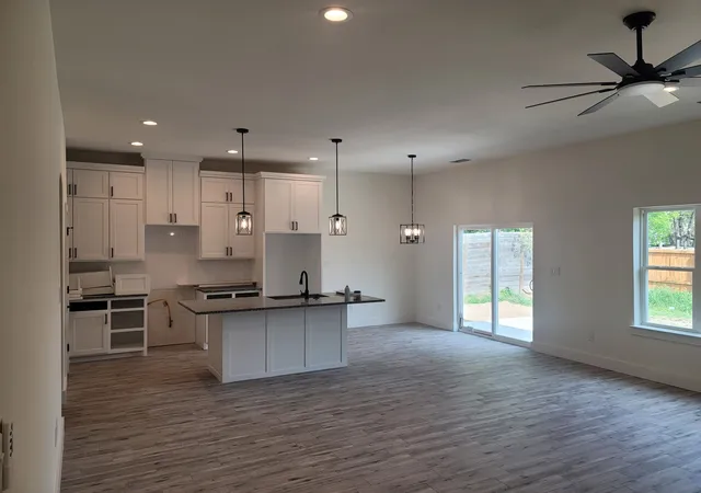 Photo 4 of Single family home for sale at 625 Atlanta St, Fort Worth, TX 76104 | MLS# 20929866 | Listing updated on 2026-08-25