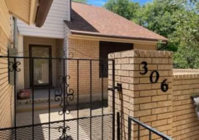 Homes for sale in Lampasas, TX | 306 S Arnold St, Lampasas, TX 76550 | MLS# 20936465