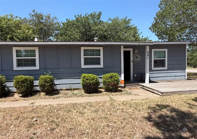 Photo 1 of Single family home for sale at 801 Grande Dr, Mesquite, TX 75149 | MLS# 20941733 | Listing updated on 2026-09-15