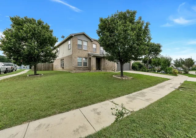 Photo 3 of Single family home for sale at 6021 Lucas Ct, Fort Worth, TX 76119 | MLS# 20917911 | Listing updated on 2026-09-18