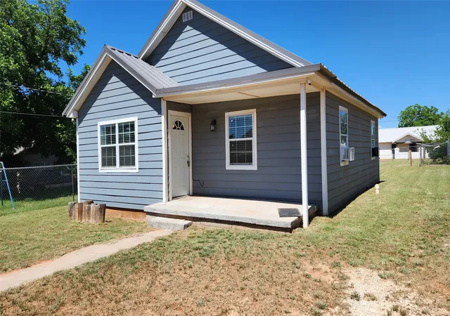 Homes for sale in Sweetwater, TX | 809 Bowie St, Sweetwater, TX 79556 | MLS# 20944303