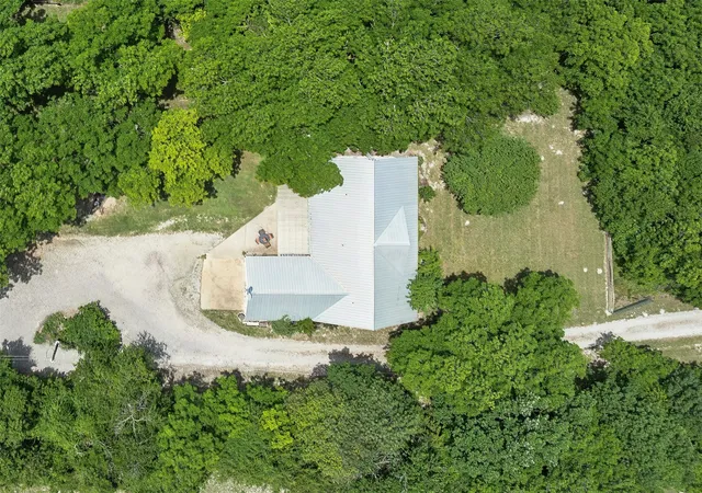 Photo 3 of House for sale at 1000 Ballard Rd, Van Alstyne, TX 75495 | MLS# 20944329 | Listing updated on 2026-08-30