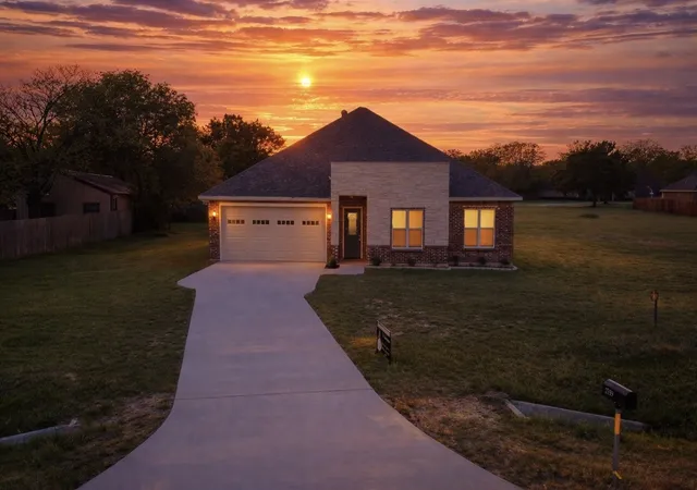 Photo 1 of Sale Pending at 2799 Fm 3218, Commerce, TX 75428 | MLS# 20945921 | Listing updated on 2026-08-24