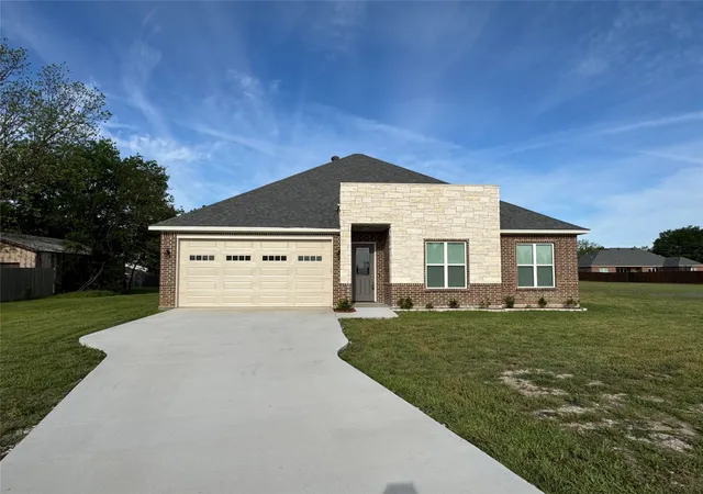 Photo 3 of Sale Pending at 2799 Fm 3218, Commerce, TX 75428 | MLS# 20945921 | Listing updated on 2026-08-24