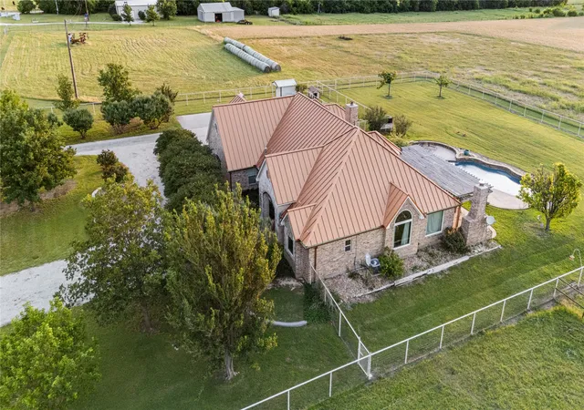 Photo 3 of House for sale at 590 County Road 385, Valley View, TX 76272 | MLS# 20944318 | Listing updated on 2026-08-25