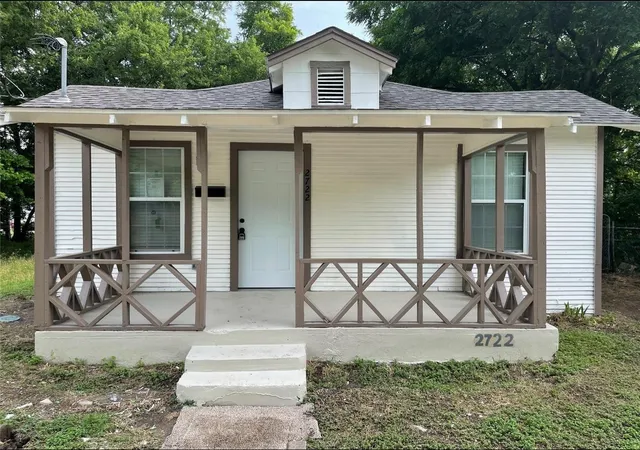 Photo 1 of Single family home for sale at 2722 Hector St, Dallas, TX 75210 | MLS# 20942608 | Listing updated on 2026-09-23