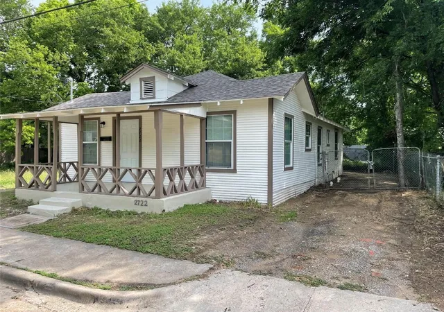 Photo 2 of Single family home for sale at 2722 Hector St, Dallas, TX 75210 | MLS# 20942608 | Listing updated on 2026-09-23