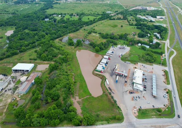 Homes for sale in Henrietta, TX | 1822 S Hwy 148, Henrietta, TX 76365 | MLS# 20953401