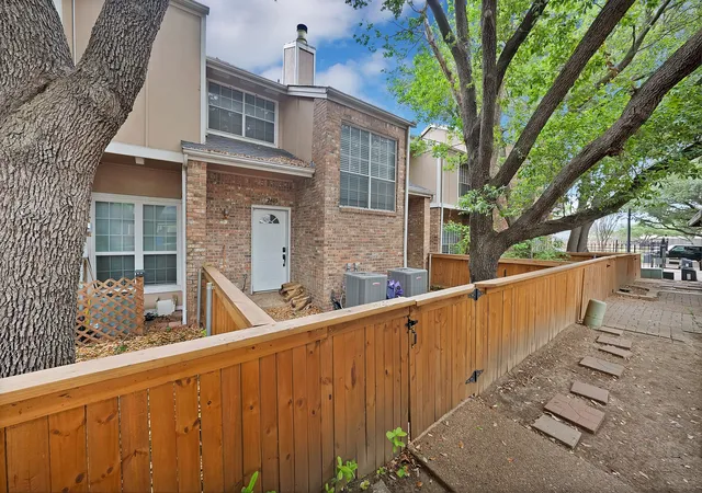 2nd image of 2405 Northlake Ct, Irving, TX 75038 | MLS# 20954991