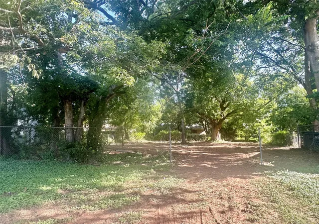 Photo 2 of Land for sale at 316 Fisseler St, Waco, TX 76704 | MLS# 20955634 | Listing updated on 2026-07-23