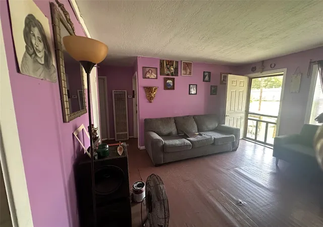 Photo 3 of Single family home for sale at 129 E Wanda Dr, Garland, TX 75040 | MLS# 20952683 | Listing updated on 2026-07-22