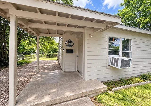Photo 2 of Single family home for sale at 133 E Wanda Dr, Garland, TX 75040 | MLS# 20952704 | Listing updated on 2026-09-30