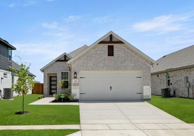Single family home for sale at 1405 Grove Pond Rd, Forney, TX 75126 | MLS# 20957386 | Listing updated on 2026-10-08