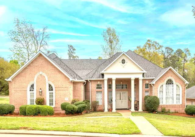 Photo 3 of Single family home for sale at 745 Southern Trace Pkwy, Shreveport, LA 71106 | MLS# 20886167 | Listing updated on 2026-09-17