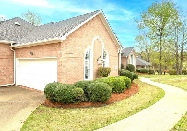image of 745 Southern Trace Pkwy, Shreveport, LA 71106 | MLS# 20886167