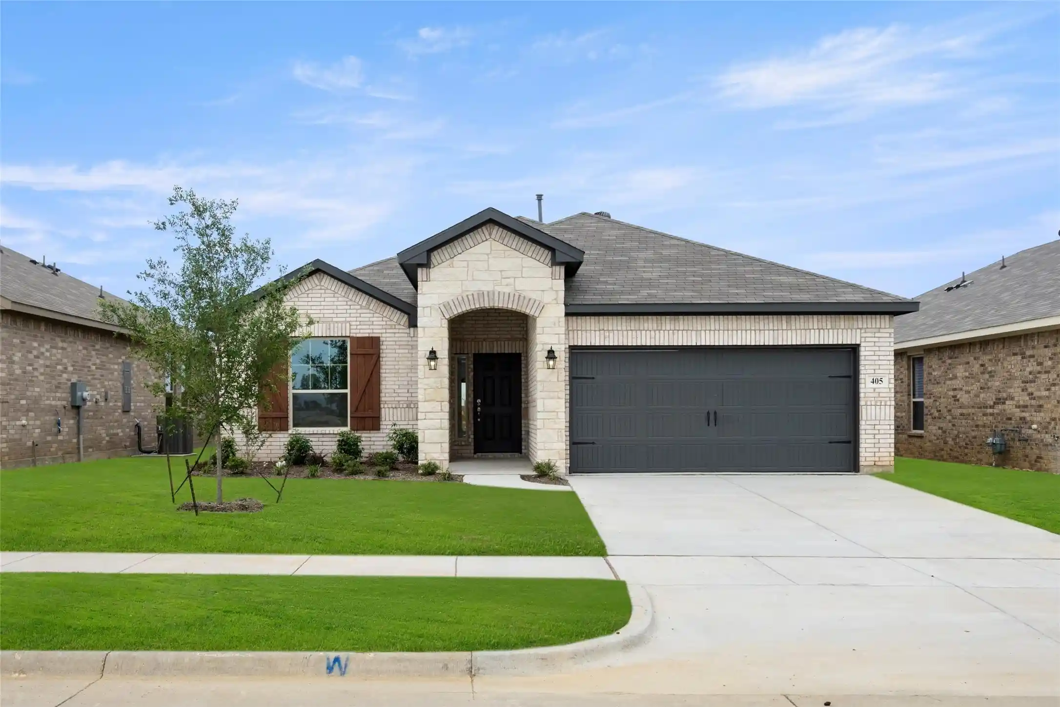Photo 1 of Sale Pending at 405 Choctaw Dr, Cleburne, TX 76033 | MLS# 20960149 | Listing updated on 2026-06-22