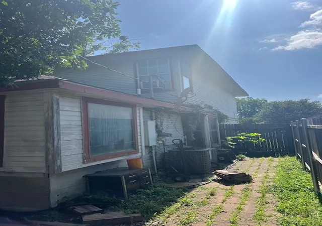 Photo 3 of Single family home for sale at 6401 Brownlee Ln, Arlington, TX 76018 | MLS# 20960719 | Listing updated on 2026-07-06