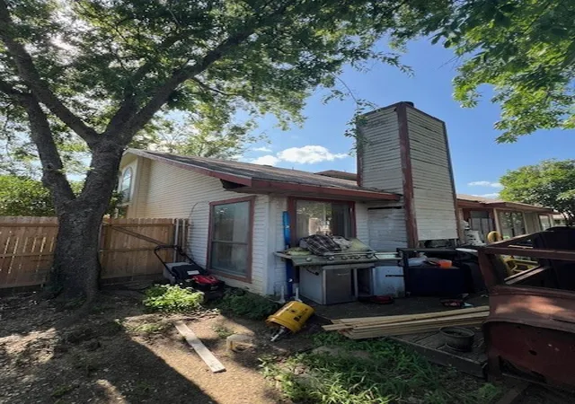 Photo 3 of Single family home for sale at 6401 Brownlee Ln, Arlington, TX 76018 | MLS# 20960719 | Listing updated on 2026-07-06