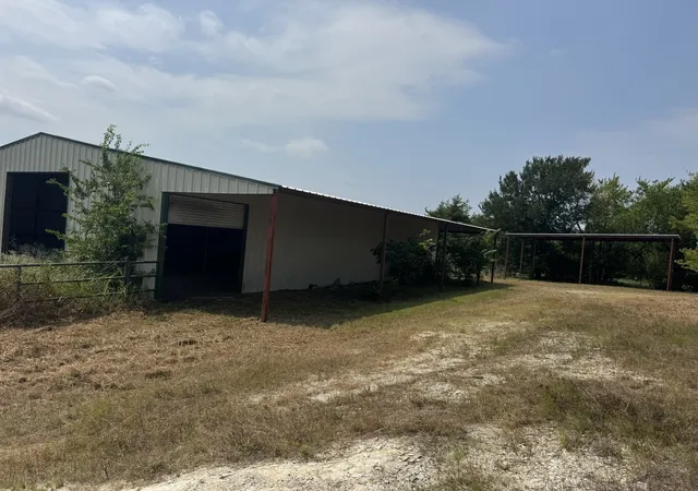 Photo 4 of House for sale at 1980 County Road 3040, Bonham, TX 75418 | MLS# 20962686 | Listing updated on 2026-08-18
