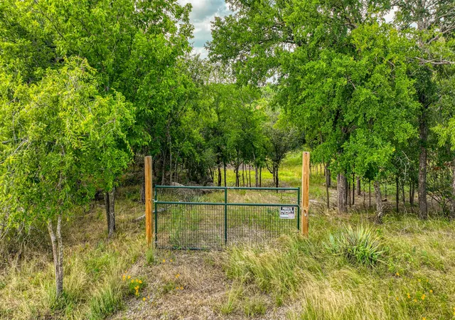 3rd image of 319 Fairway Dr, Willow Park, TX 76087 | MLS# 20957666