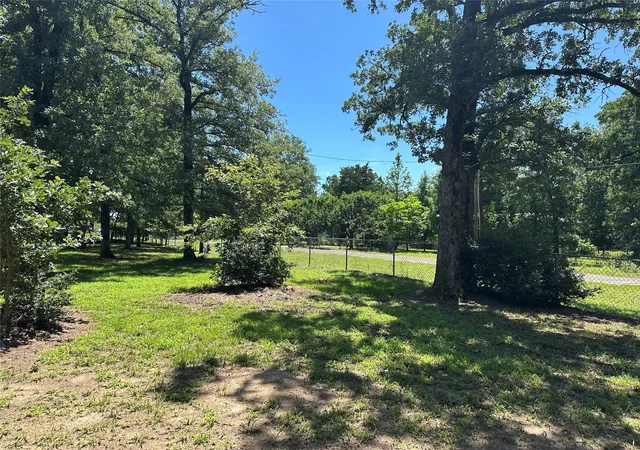 Photo 2 of Single family home for sale at 437 Maple Dr, Murchison, TX 75778 | MLS# 20966720 | Listing updated on 2026-08-04