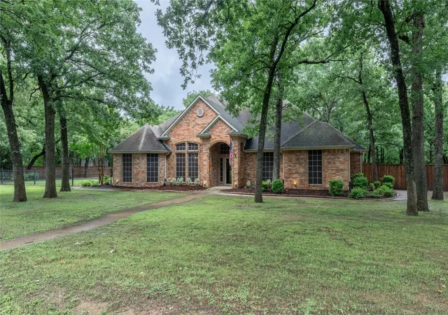 Photo 1 of Single family home for sale at 320 Rustic Oaks, Seagoville, TX 75159 | MLS# 20969831 | Listing updated on 2026-08-17