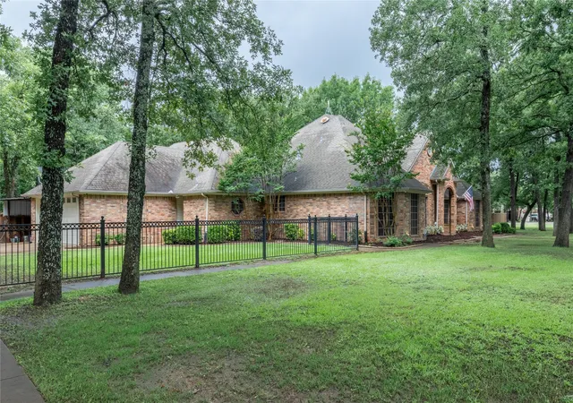 Photo 3 of Single family home for sale at 320 Rustic Oaks, Seagoville, TX 75159 | MLS# 20969831 | Listing updated on 2026-08-17