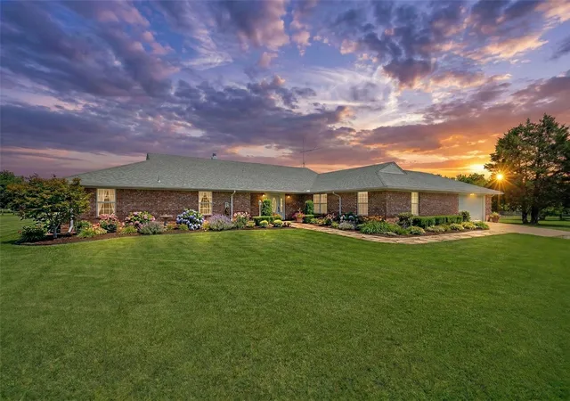 Homes for sale in Whitesboro, TX | 929 County Line Church Rd, Whitesboro, TX 76273 | MLS# 20967541