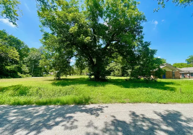 Photo 1 of Land for sale at 0 W Sparks St, Terrell, TX 75160 | MLS# 20973168 | Listing updated on 2026-08-28
