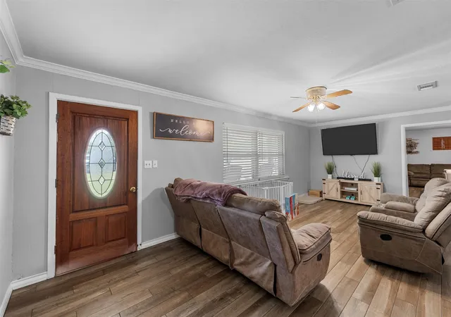 Photo 3 of Single family home for sale at 631 N Robinson Dr, Robinson, TX 76706 | MLS# 20973102 | Listing updated on 2026-09-27