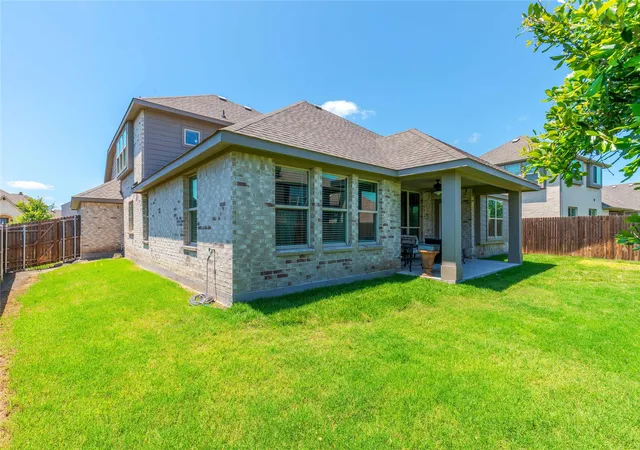 Homes for sale in Fate, TX | 324 Roscoe Dr, Fate, TX 75087 | MLS# 20970216