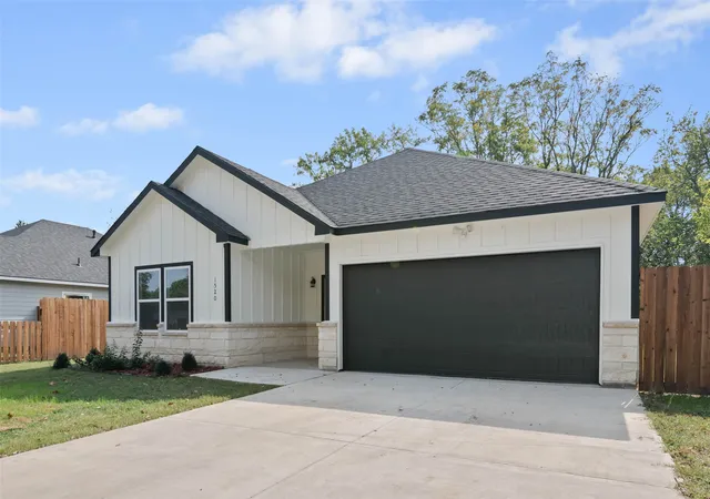 Photo 1 of Single family home for sale at 1520 Harris St, Gainesville, TX 76240 | MLS# 20975816 | Listing updated on 2026-07-10