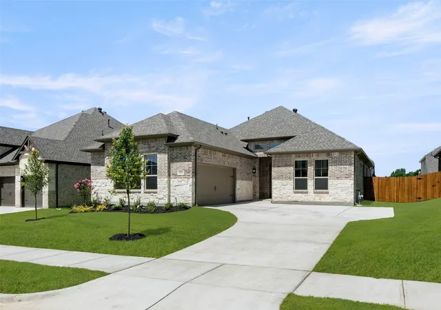 Photo 2 of Sale Pending at 413 Wabash Dr, Waxahachie, TX 75167 | MLS# 20976860 | Listing updated on 2026-08-25