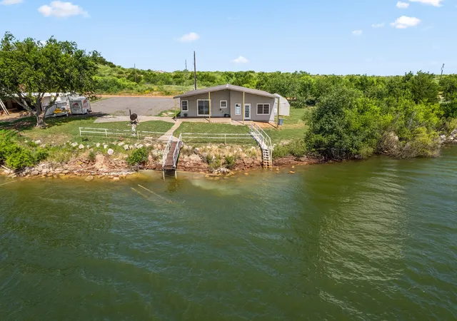 Photo 1 of Single family home for sale at 894 W Moonshine Rd, Seymour, TX 76380 | MLS# 20978304 | Listing updated on 2026-09-01