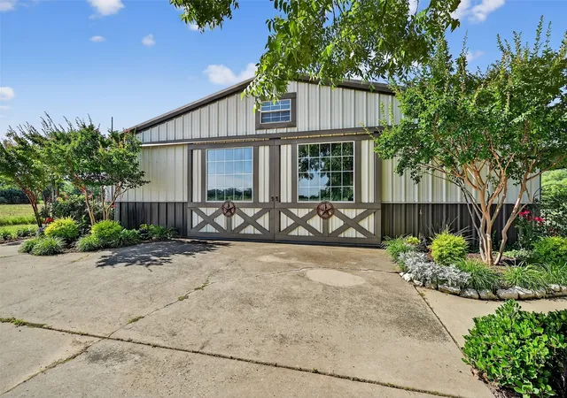 Photo 4 of Single family home for sale at 12041 Bell Rd, Pilot Point, TX 76258 | MLS# 20972502 | Listing updated on 2026-08-26